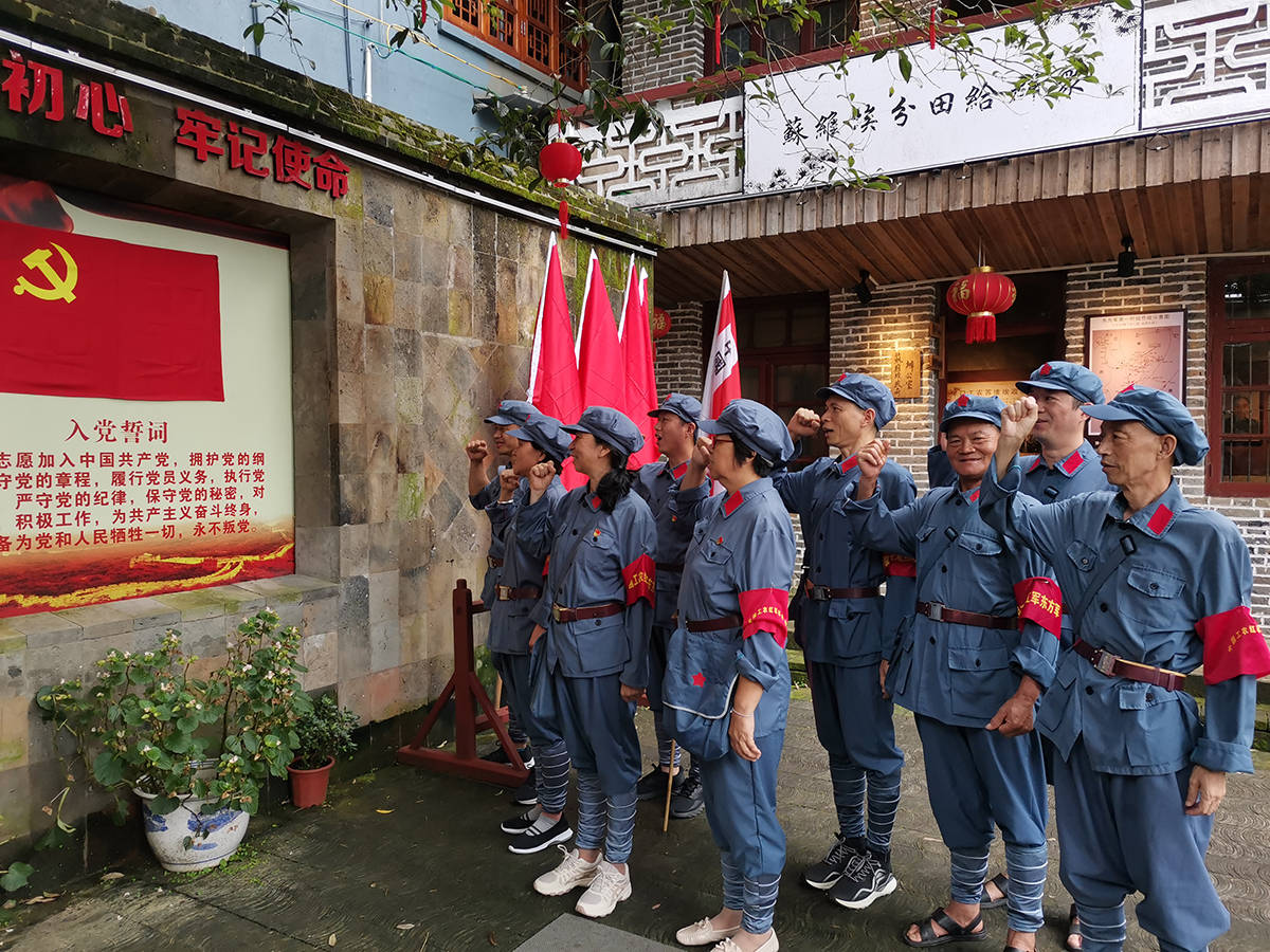 虹潤(rùn)公司黨支部組織開(kāi)展“尋找紅色足跡，牢記初心使命”主題黨日活動(dòng)